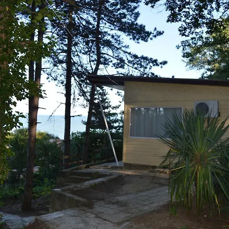 Letovishte Romantika Kamp alanı *